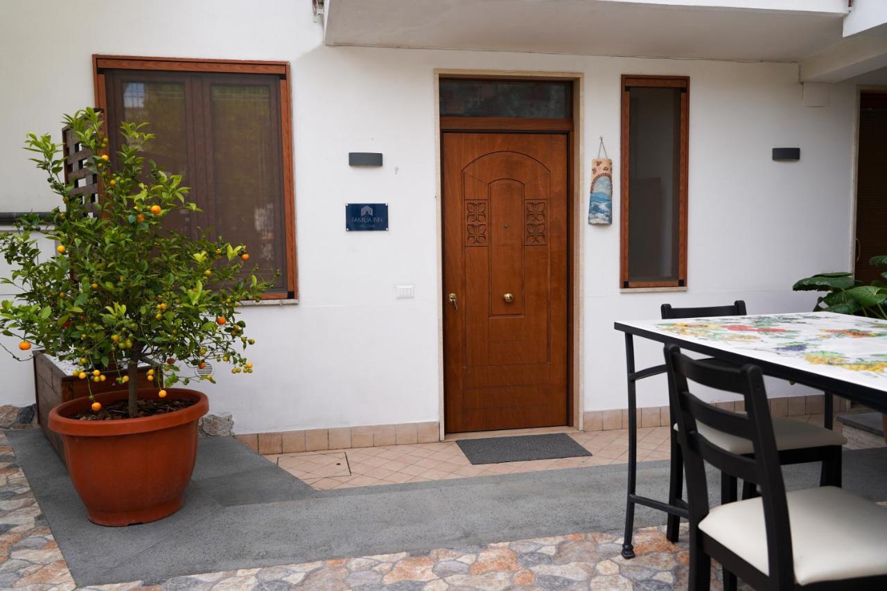 Familiainn Rooms & Apartments Pompei Luaran gambar