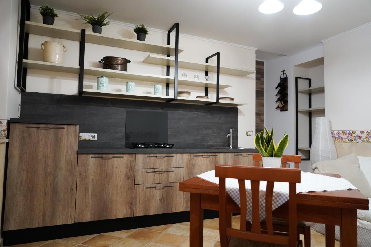 Familiainn Rooms & Apartments Pompei Luaran gambar